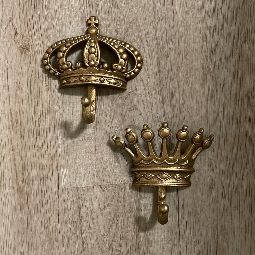 Gold Crown Wall Hangers
